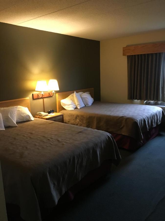 Moose Lake Lodge & Suites Exterior foto