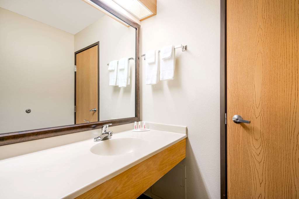 Moose Lake Lodge & Suites Zimmer foto